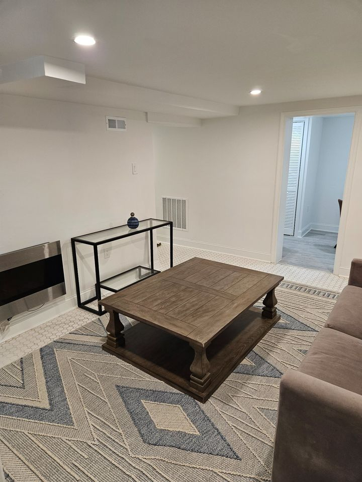 2 Bedroom 1 Bathroom Apartment - Off Street Parking Available - Photo 5