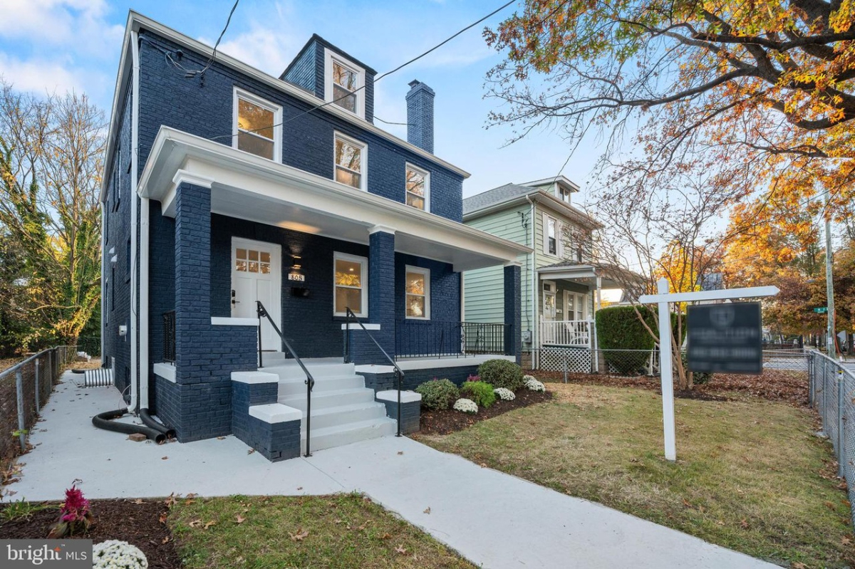 2 Bedroom 1 Bathroom Apartment - Off Street Parking Available - Photo 1