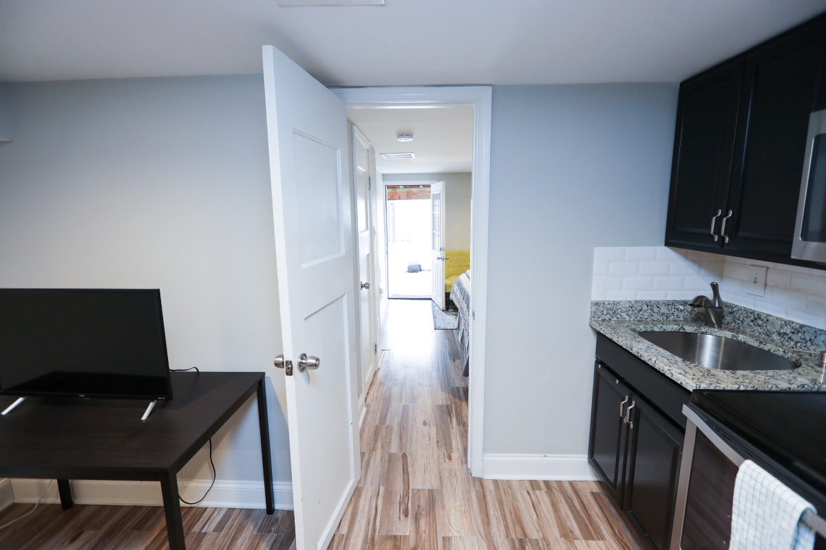Capitol Hill Home w/Parking, Washer/Dryer, and Maid Service - Photo 3