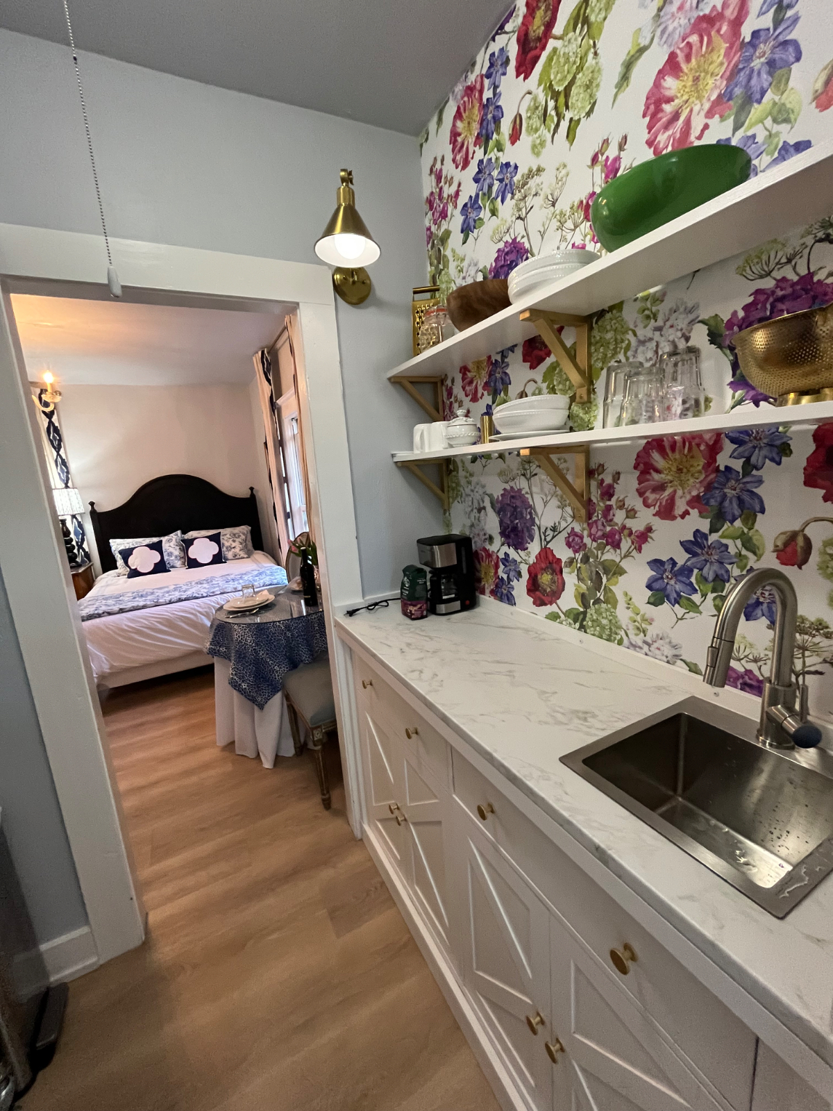 Private Suite Complete w Kitchenette & Bath