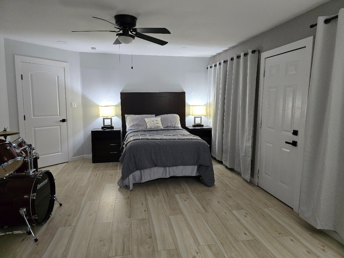 Medical District Furnished Room w private Bathroom - Photo 1