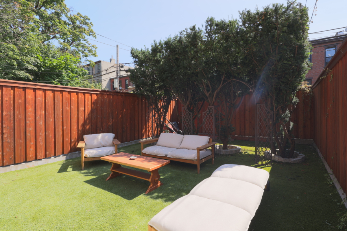 Brownstone Bliss - Historic Charm in Brooklyn Havana - Photo 12