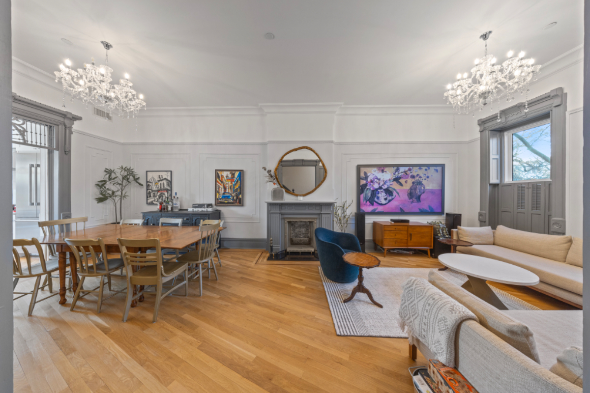 Brownstone Bliss - Historic Charm in Brooklyn Havana - Photo 6