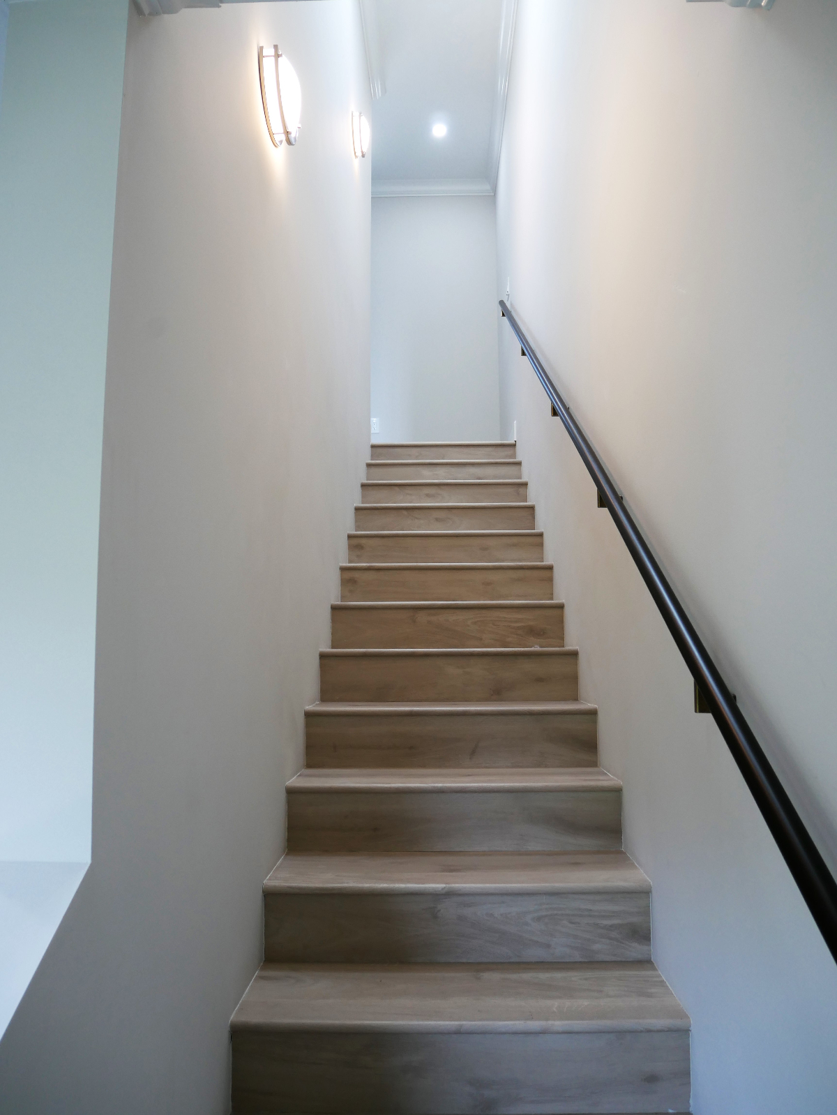 Beautiful New 1 Bed/Bath in Rose Garden Neighborhood - Photo 6