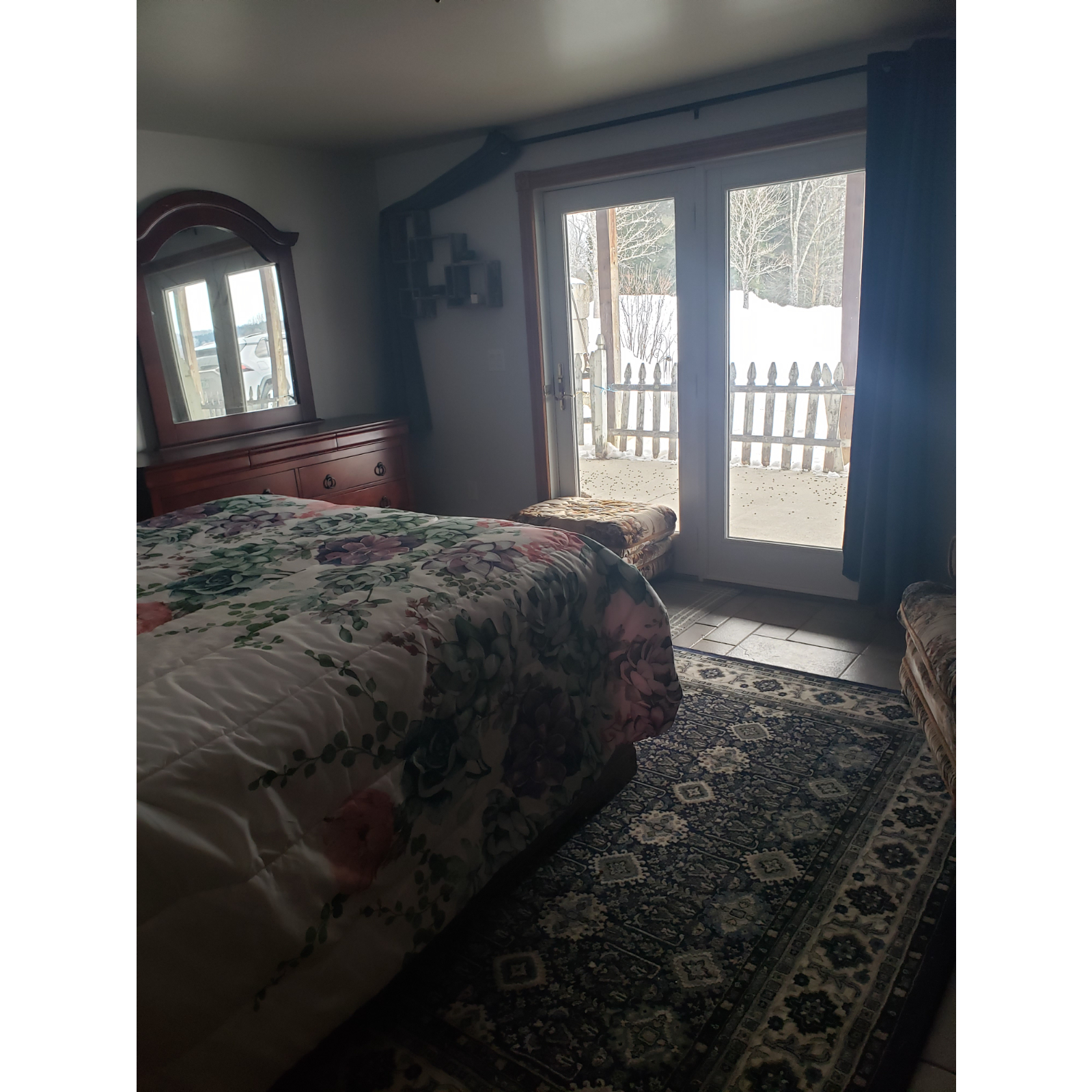 Beautiful, Huge 2 bedroom apartment with all the conveniences - Photo 4
