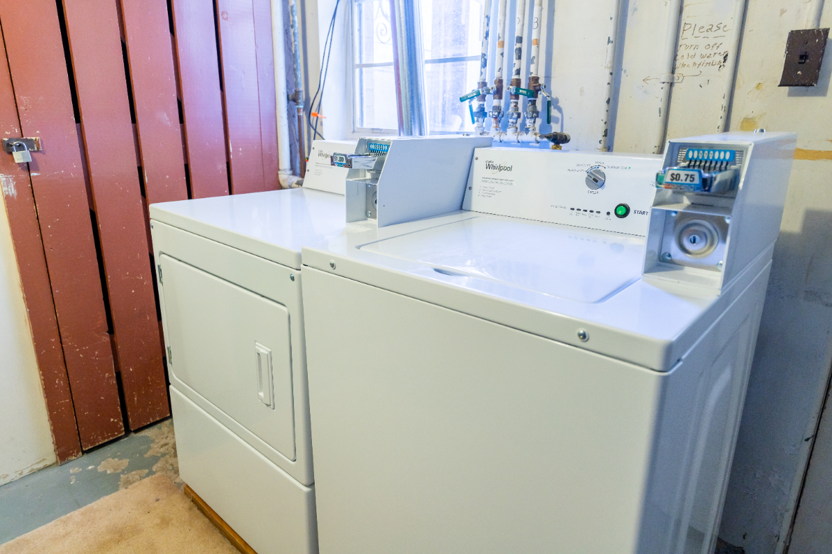 Fresh, Safe, Parkside Avenues Apt. - Photo 8