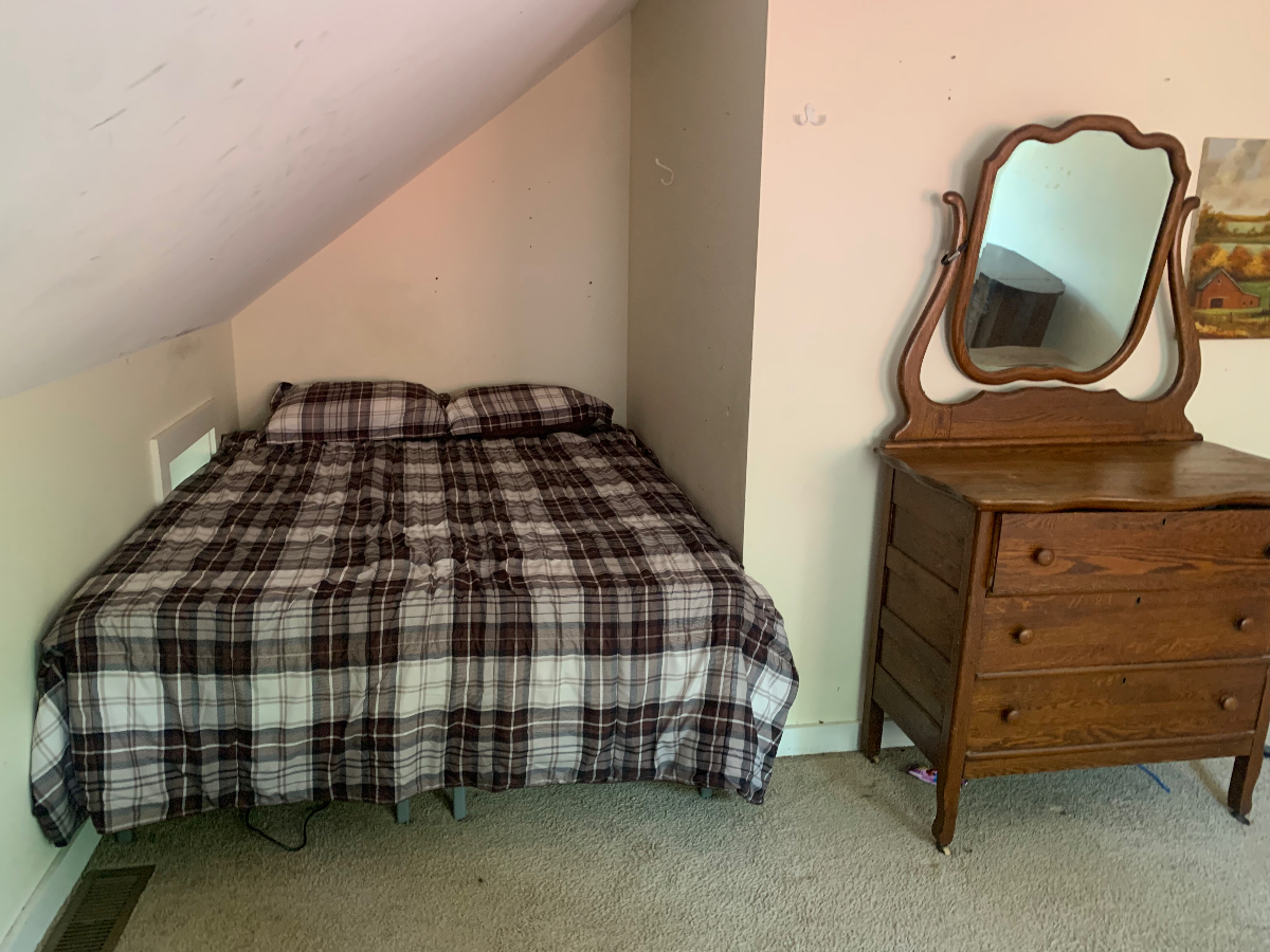 Room in house - Photo 5