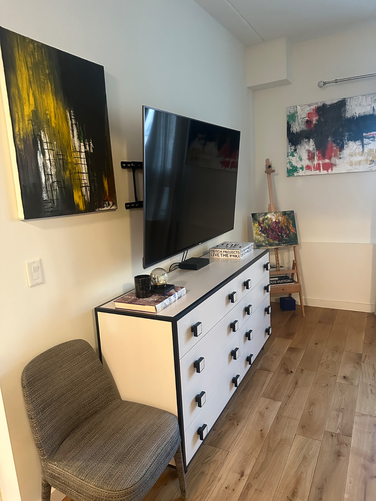 Beautiful well appointed  one bedroom apartment close to hospitals - Photo 3