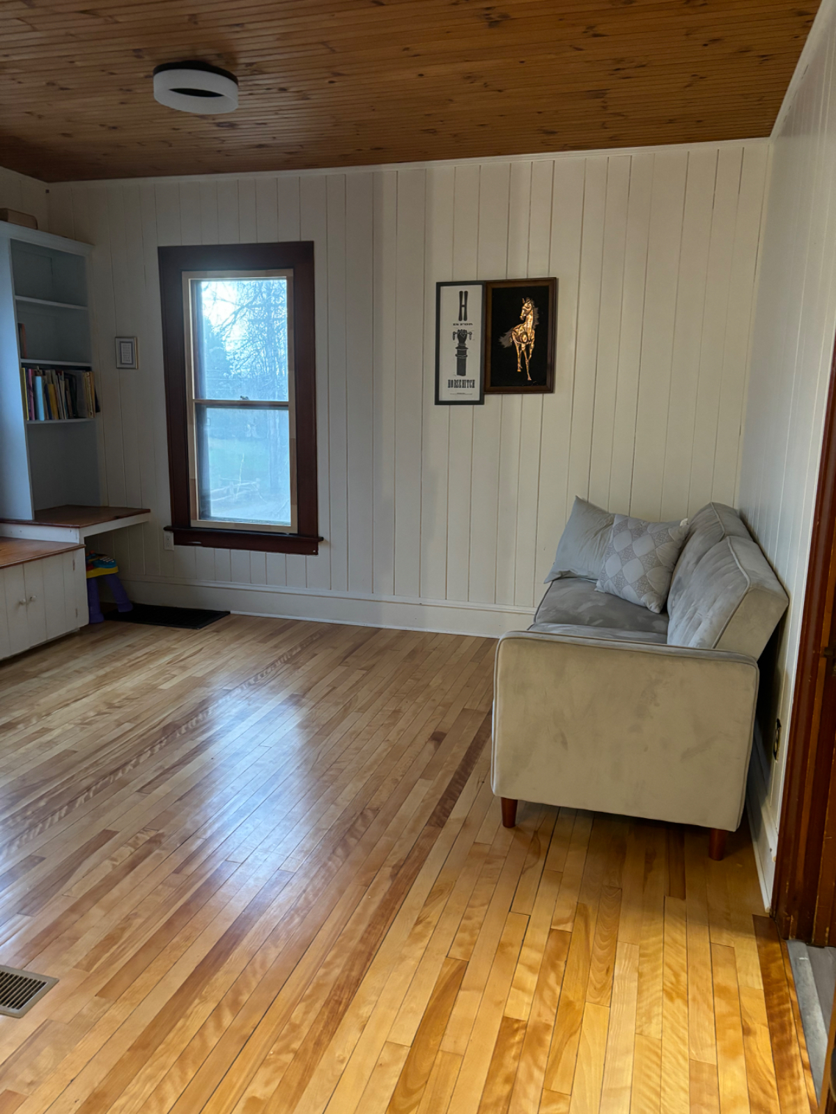 Beautiful Historical Burlington home across from Hospital - Photo 3