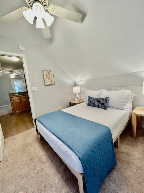 Charming Detached Garage Apartment in a Quiet Suburban Neighborhood - Photo 8