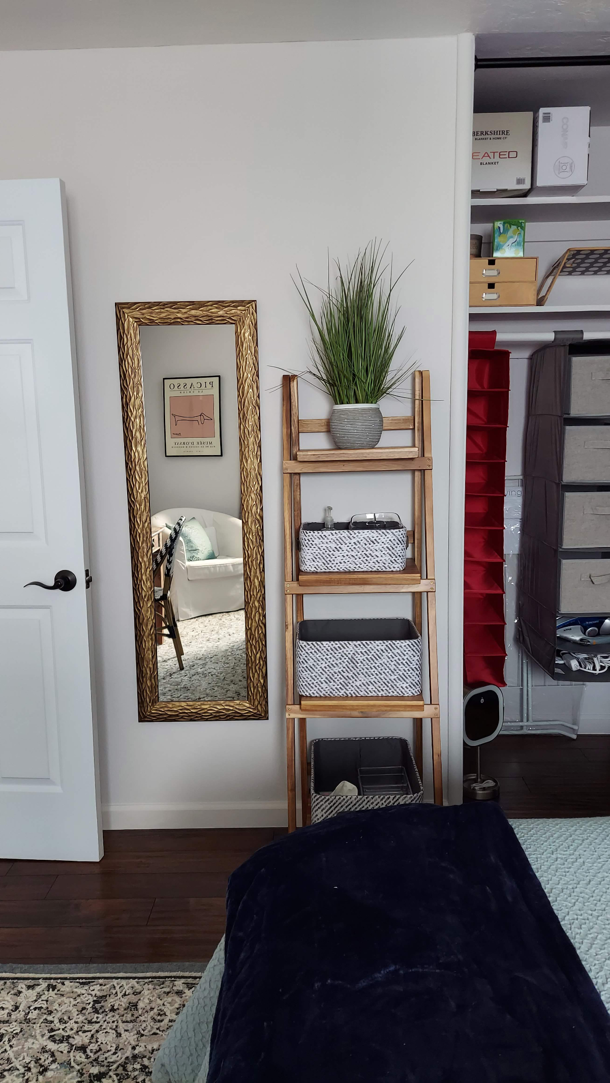 Spacious, Well-Appointed Private Room in Secure Home with On-Site Parking Situated in Safe, Walkable Neighborhood - Photo 3