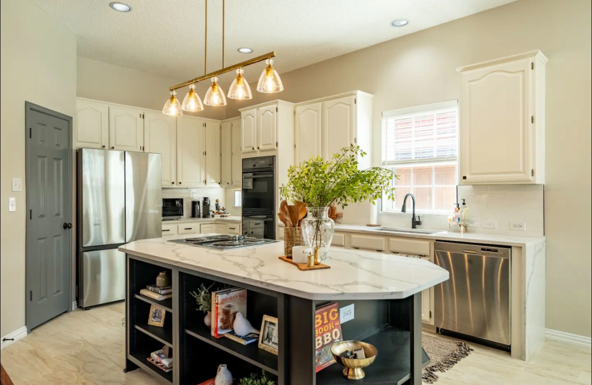 Designer-Styled Modern Farmhouse w/ Heated Pool - OG - Photo 11