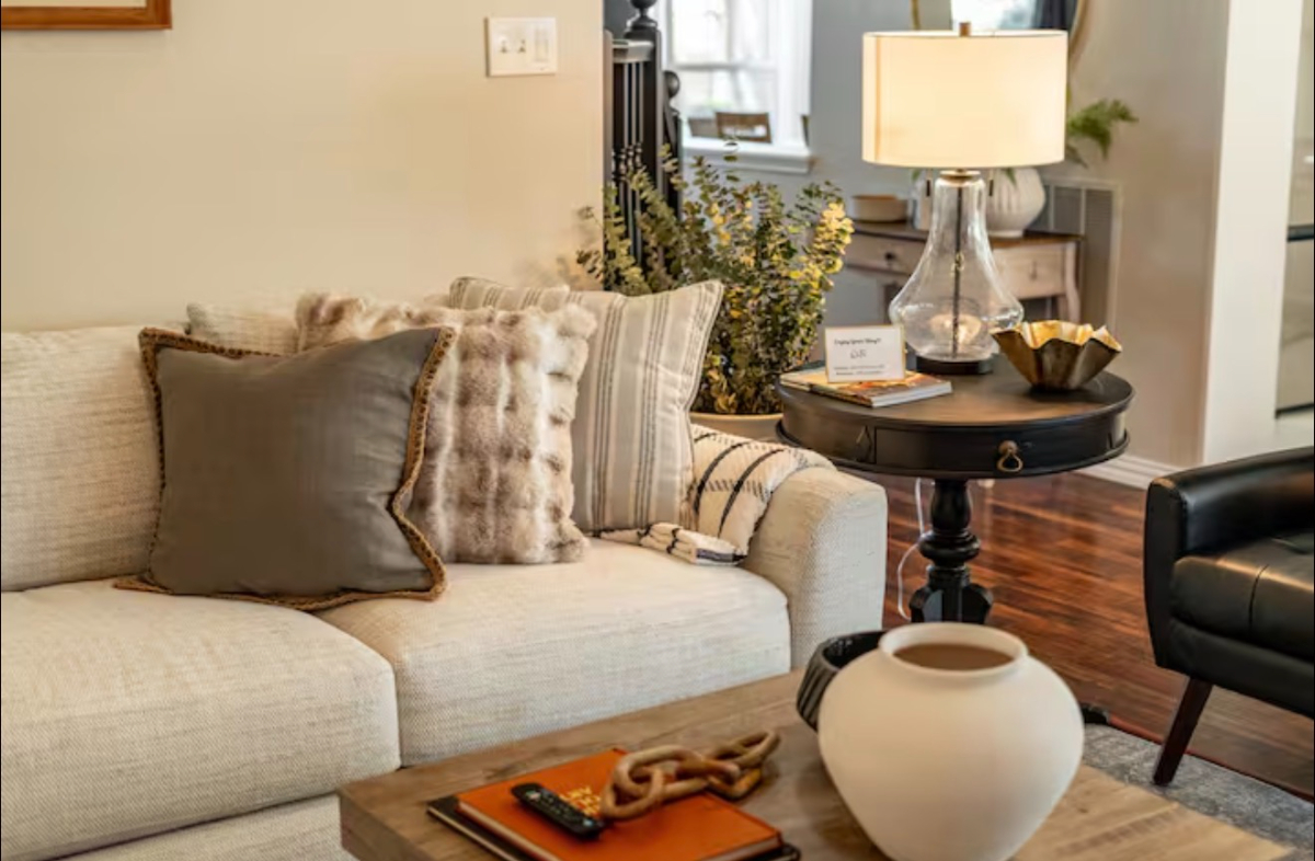 Designer-Styled Modern Farmhouse w/ Heated Pool - OG - Photo 6