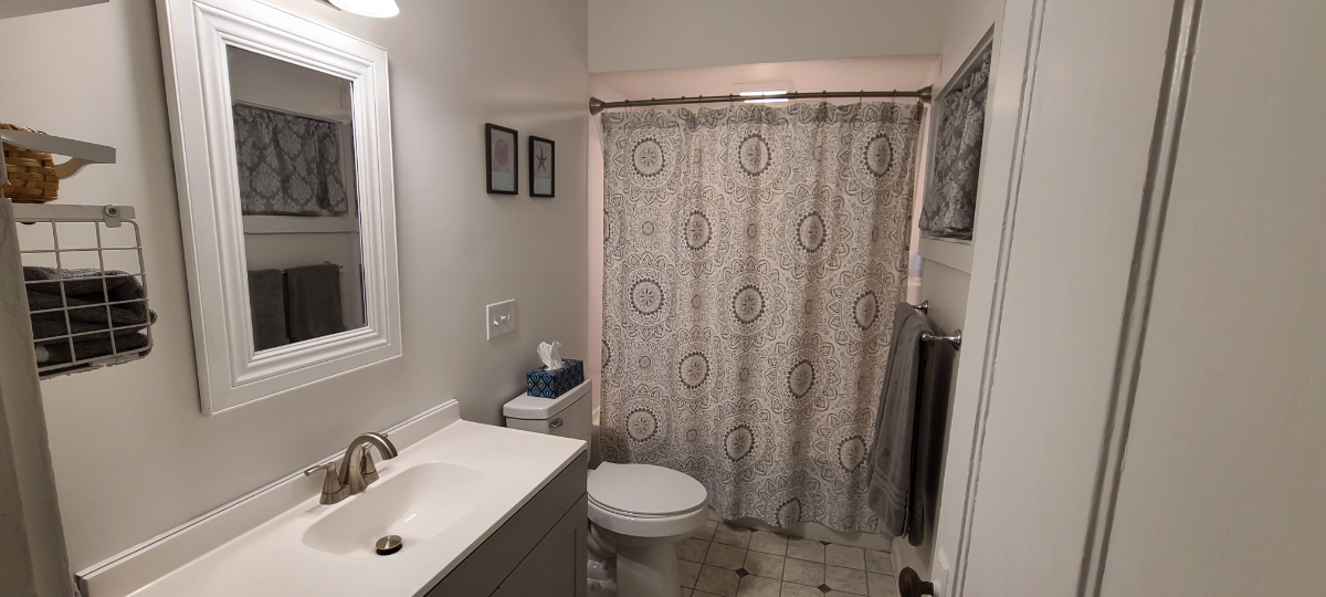 Comfortable and convenient Canandaigua 1 bedroom with separate office - Photo 5