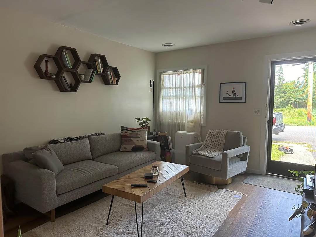 Cozy Troy 2 BR - Photo 10