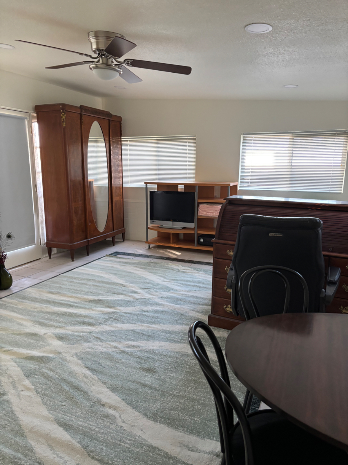 Stunning San Diego Studio Retreat - All Comfort & Prime Location - Photo 2