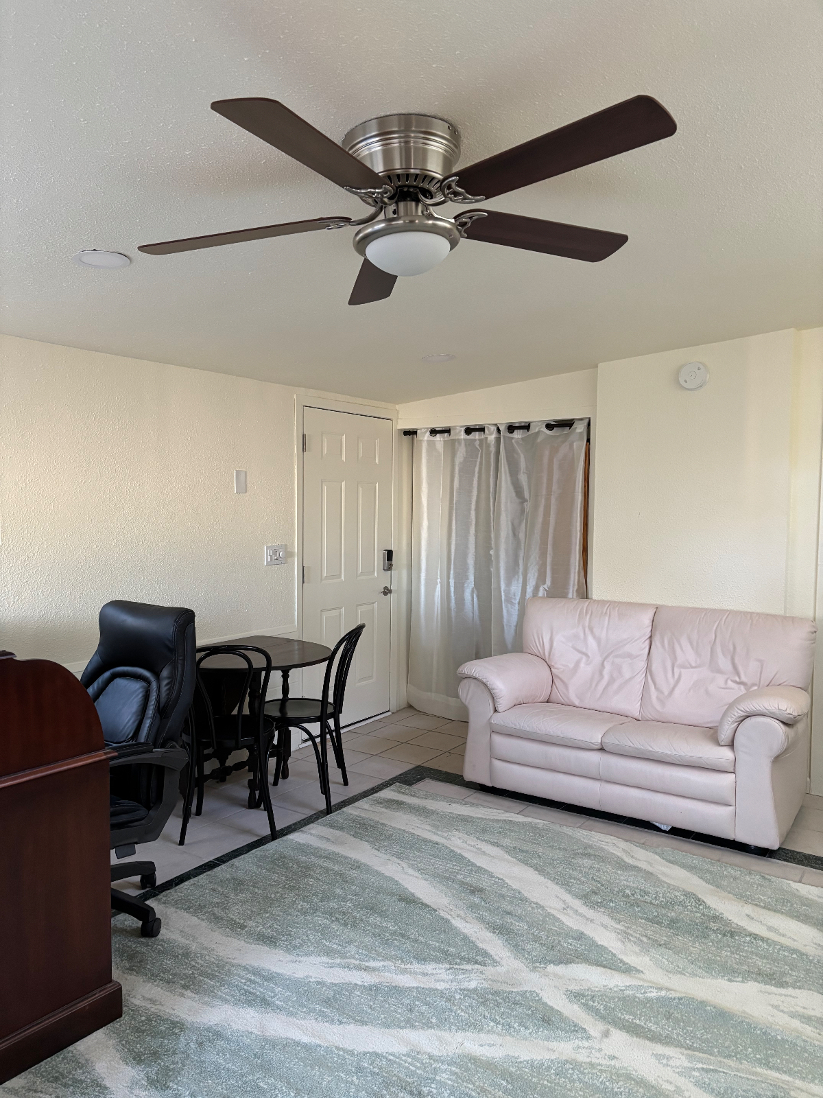 Stunning San Diego Studio Retreat - All Comfort & Prime Location - Photo 4