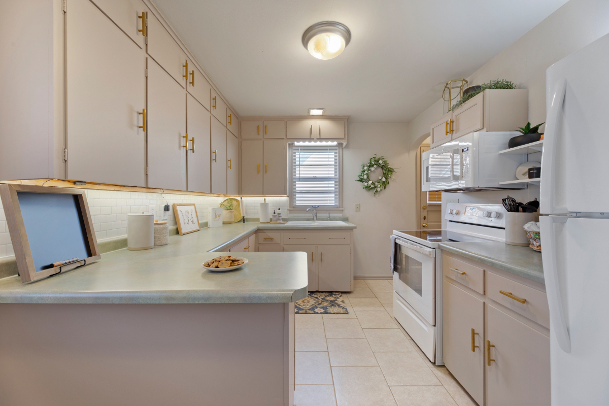 Cozy Cottage - Photo 3