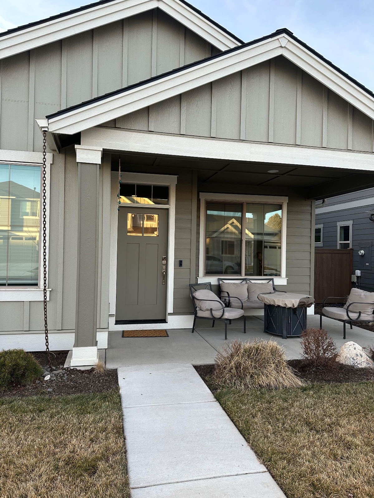 Private Rental Unit with Bedroom, Loft Area, Bath and Office Nook. - Photo 2
