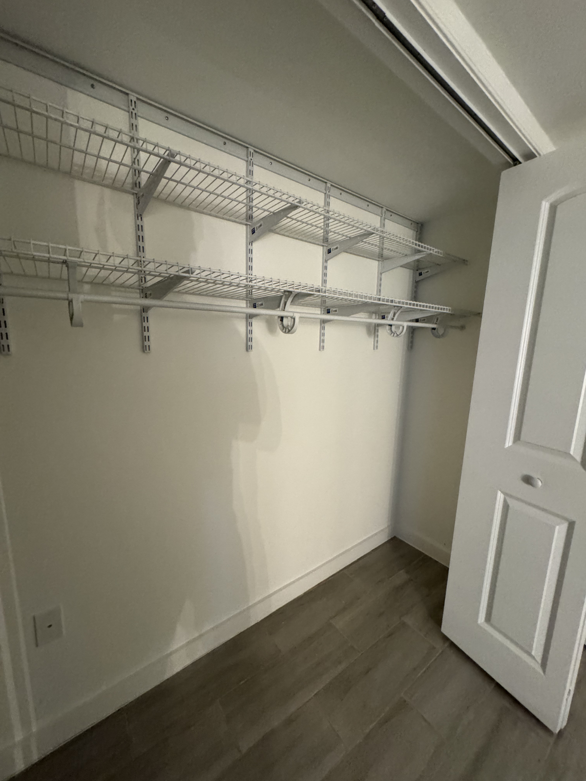 Beautiful Spacious Private Entry 1 Bedroom 1 Bath Basement Apt - Photo 5