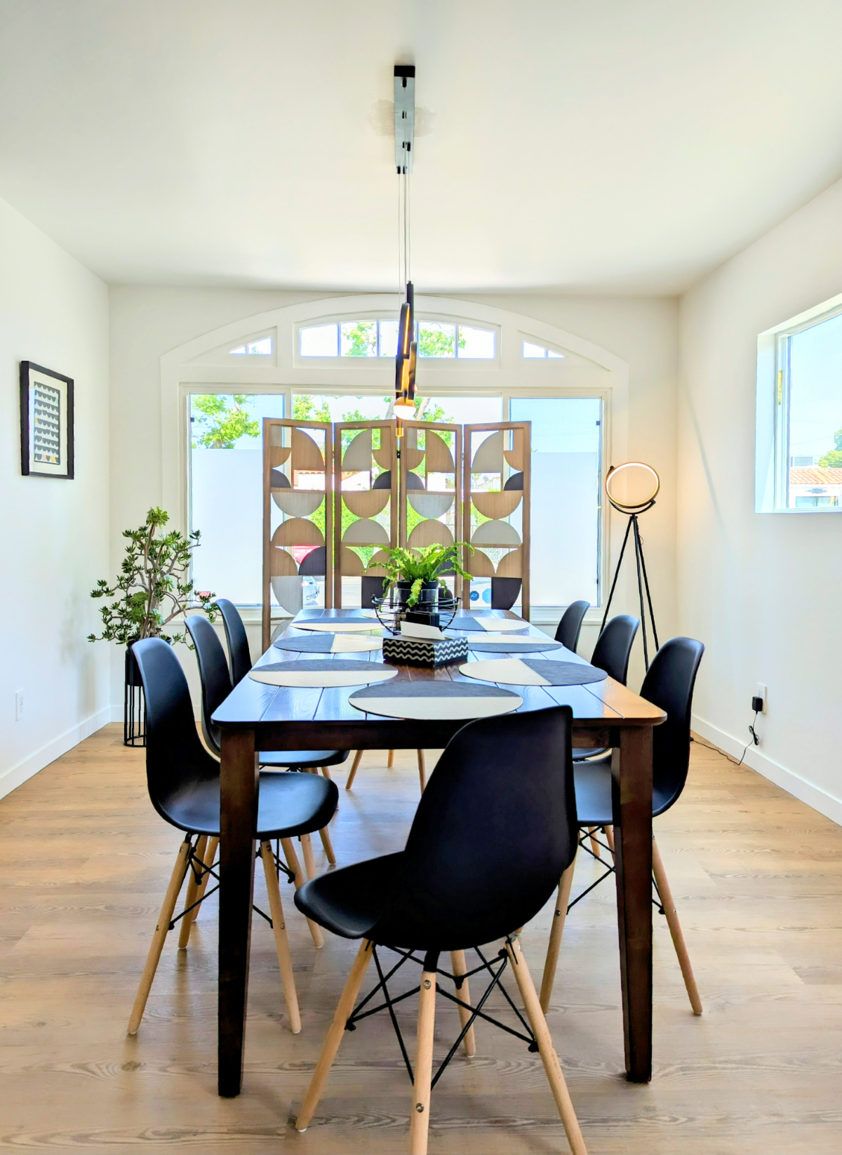 Furnished 3BR LA Home | Yard, Parking & Pet Friendly - Photo 3