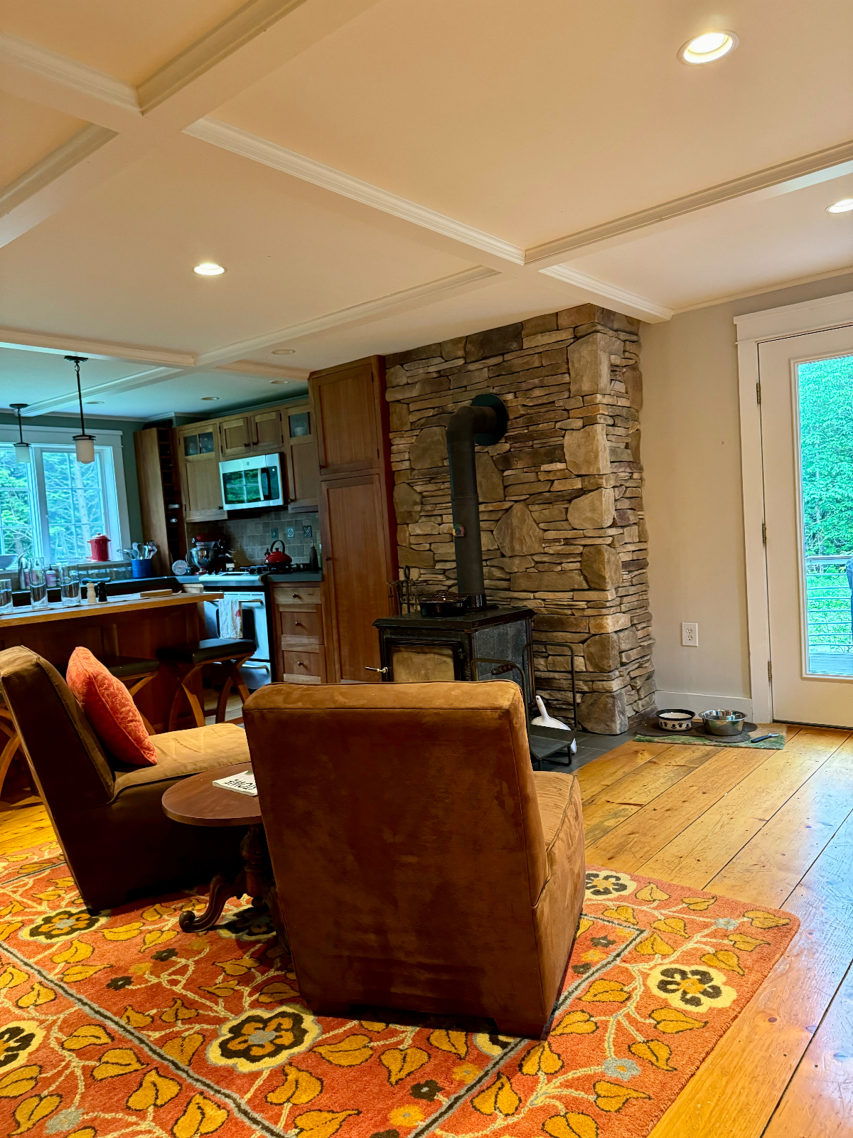 2BR 1 1/2 Bath 10 minutes to Copley Hospital - Photo 4