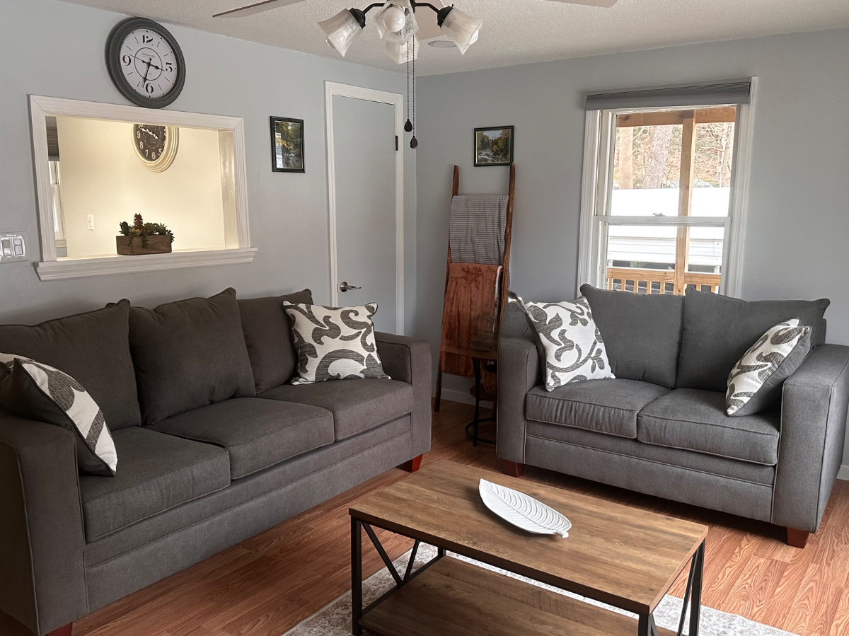 Room 2 Available in Cozy Mid-Term Rental House to Share - Windsor VT - Photo 2