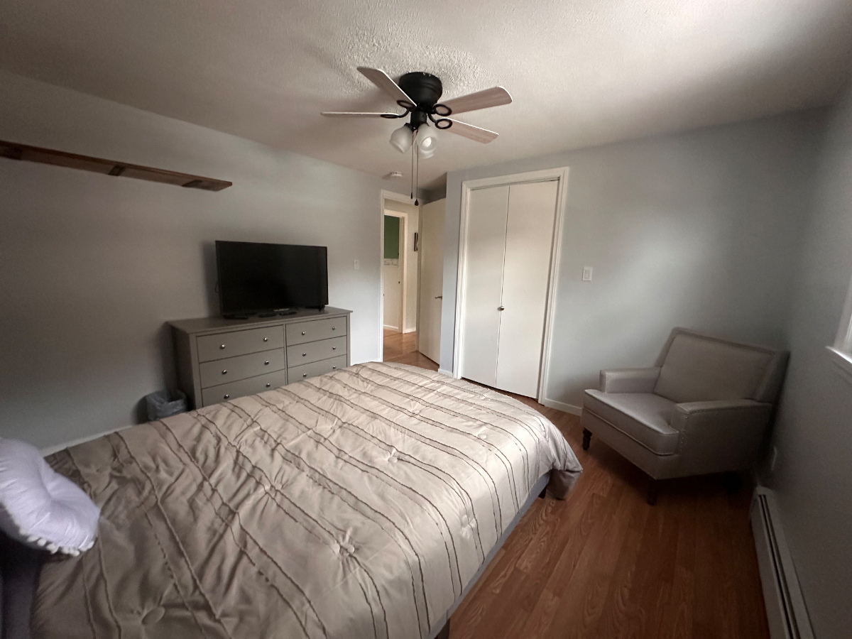 Room 2 Available in Cozy Mid-Term Rental House to Share - Windsor VT - Photo 10