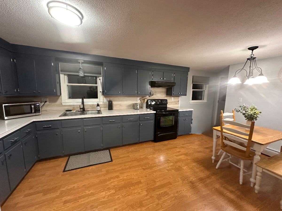 Room 2 Available in Cozy Mid-Term Rental House to Share - Windsor VT - Photo 8