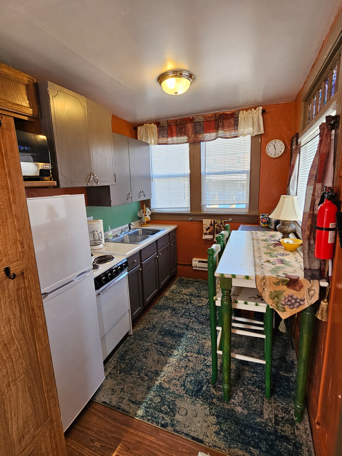 Unit 14 - Peaceful Studio Apartment, Pet-