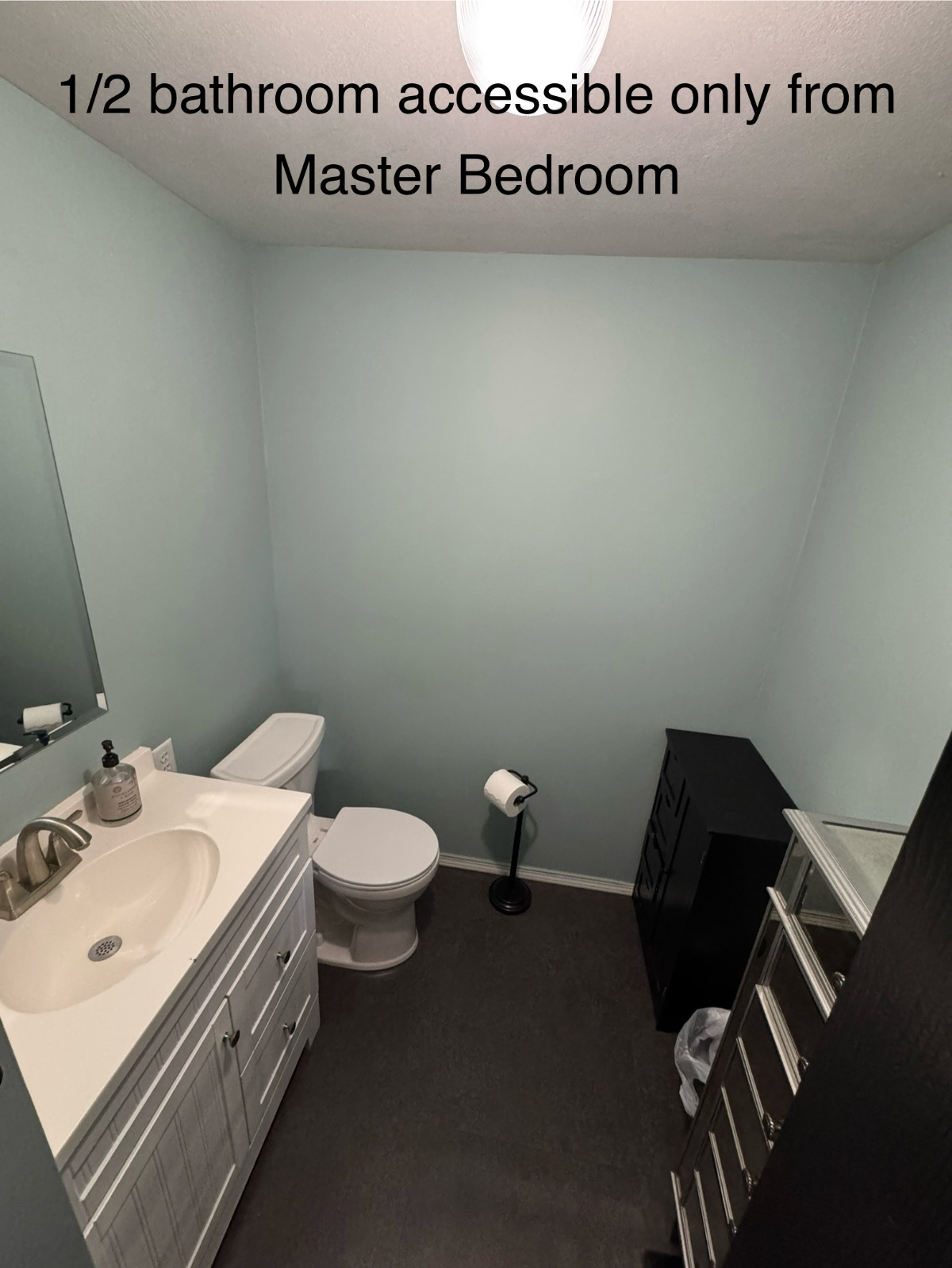 Exquisite 3BR Split-Level Home with Luxury Amenities And Lush Outdoor Paradise - Photo 11