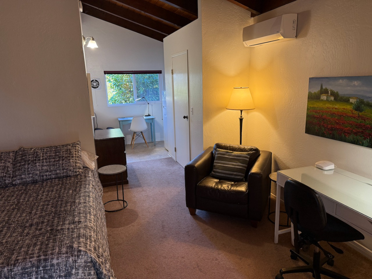 Studio Cottage - Photo 2