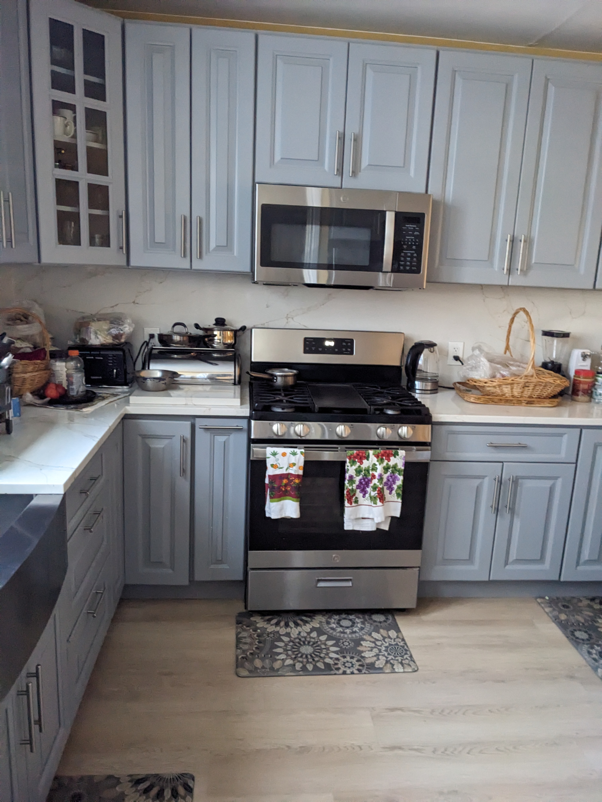 Charming and Private Room with Deluxe Amenities in Upscale Neighborhood - Photo 3