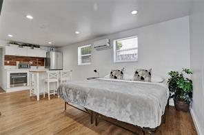 Beautiful Unit close to everything Studio