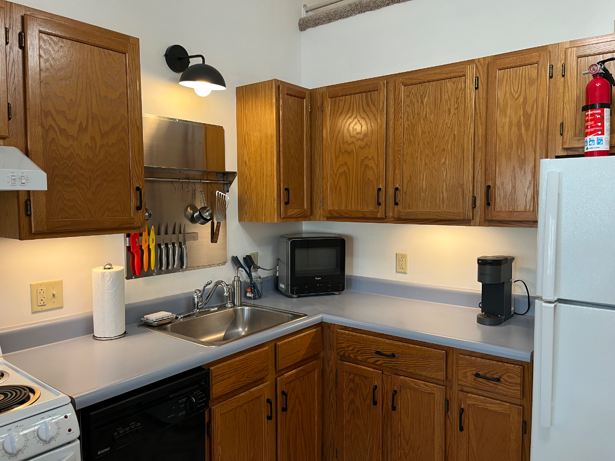 1 bed 1 bath with work/sleep loft, secure building, and pool - Photo 11