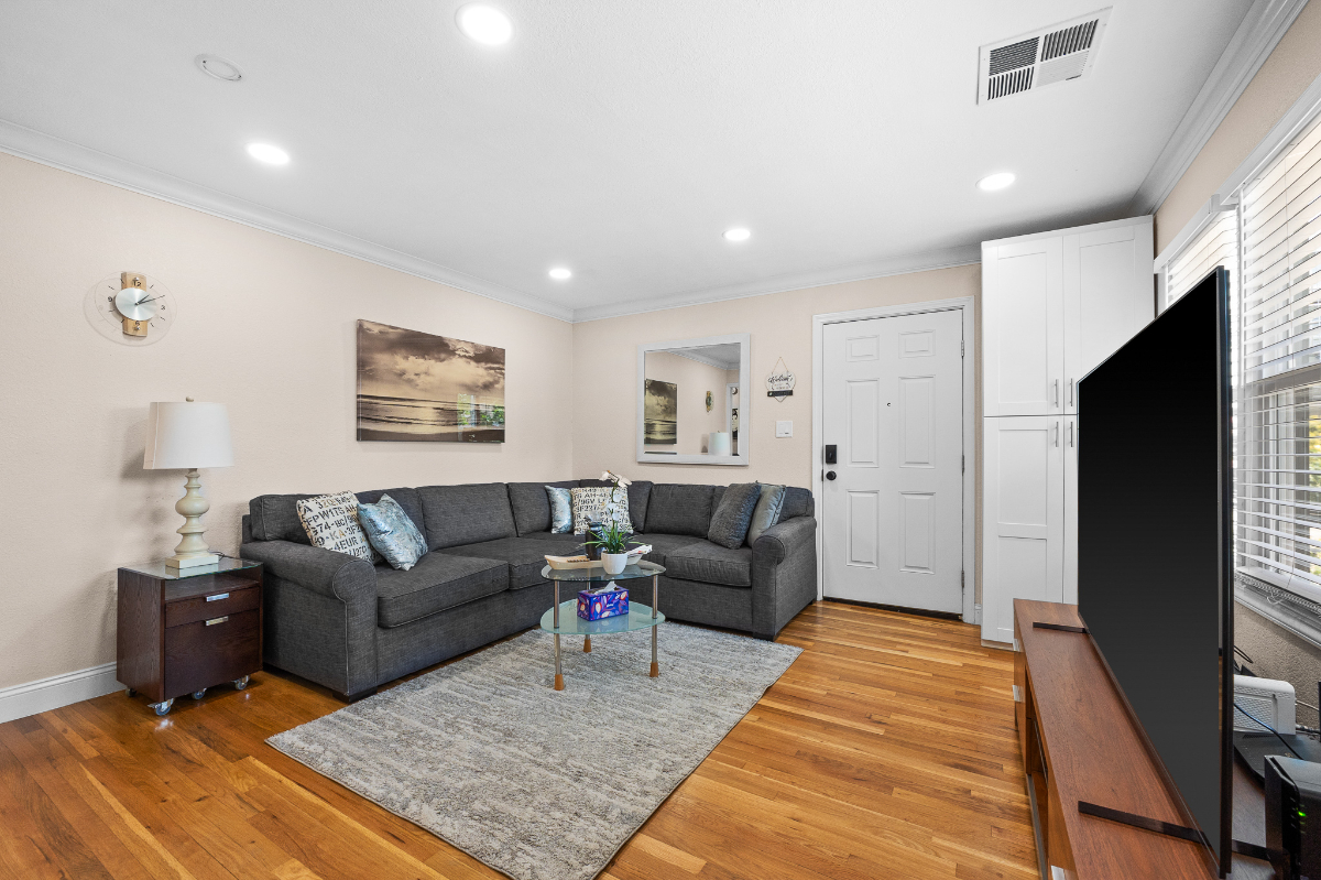 Fully remodeled 2 bedroom, 2 baths Triplex unit by Japan Town of San Jose, CA - Photo 5