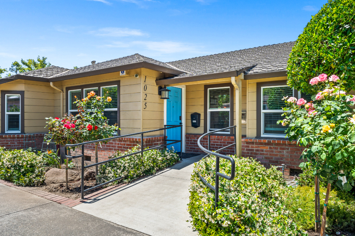 Fully remodeled 2 bedroom, 2 baths Triplex unit by Japan Town of San Jose, CA - Photo 1
