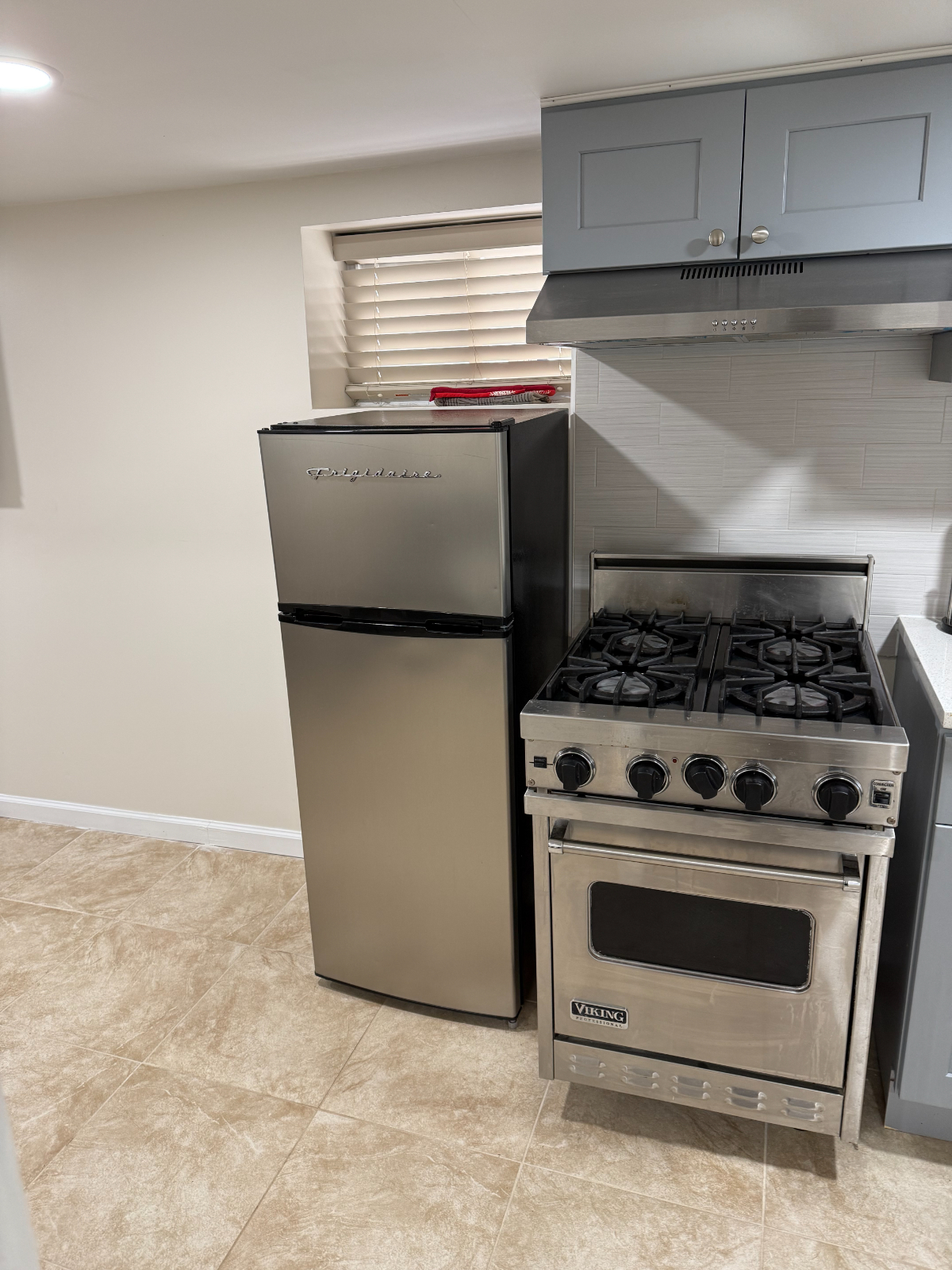 Stylish Studio with Modern Amenities and Prime Location - Photo 3