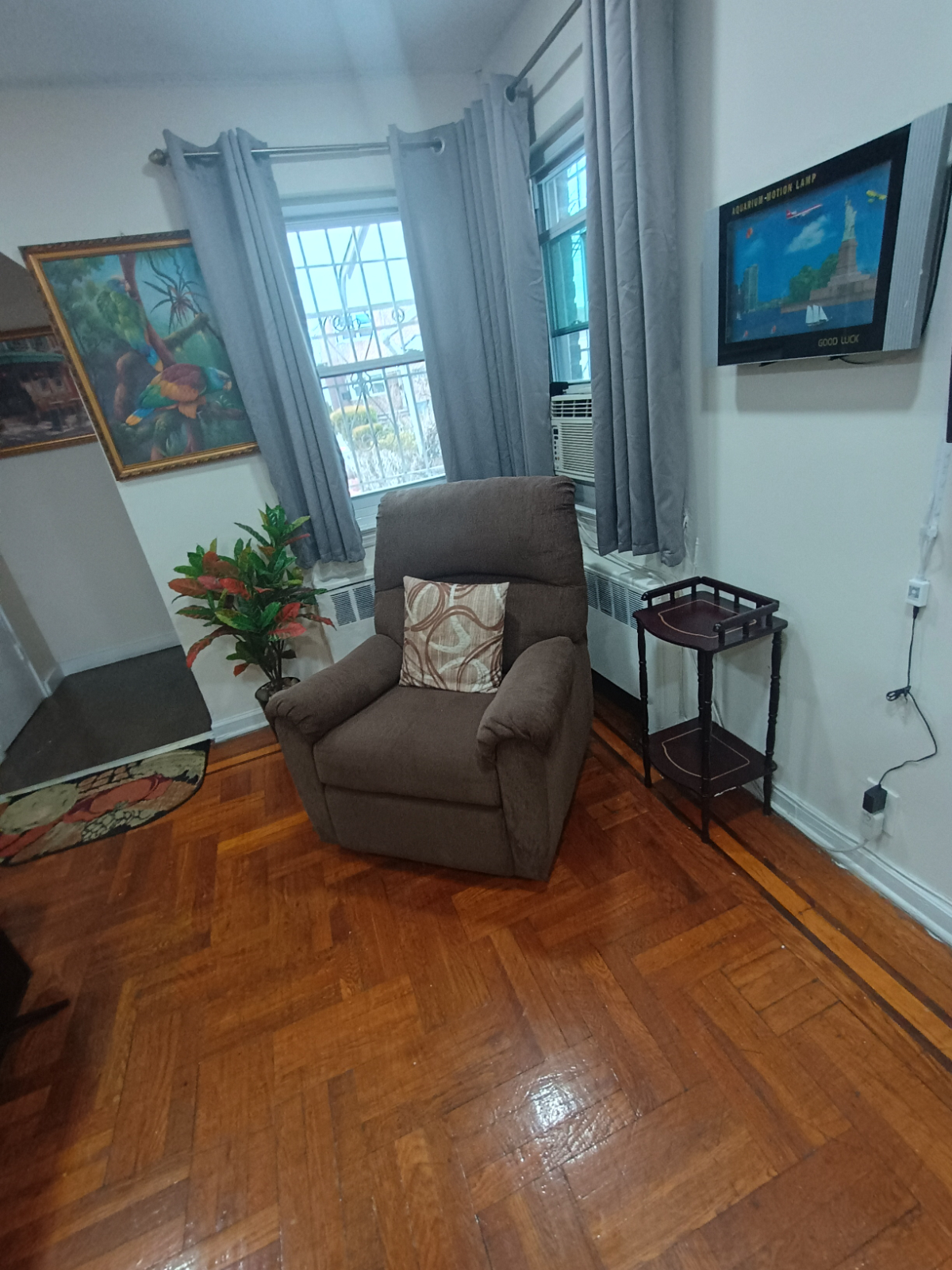 Charming and Fully Furnished 2-bedroom Home - Perfect Location & All Essentials Included - Photo 2