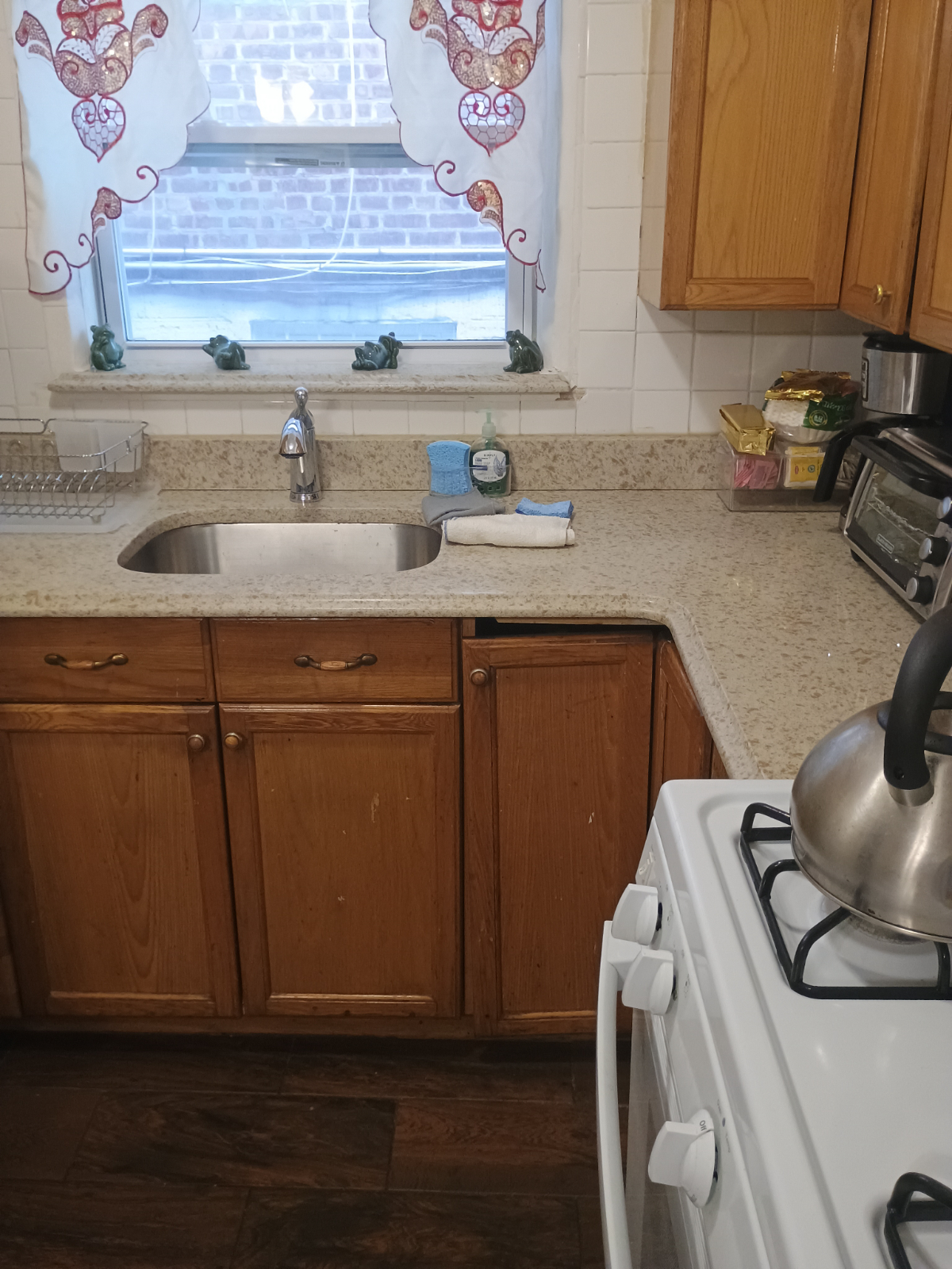 Charming and Fully Furnished 2-bedroom Home - Perfect Location & All Essentials Included - Photo 8