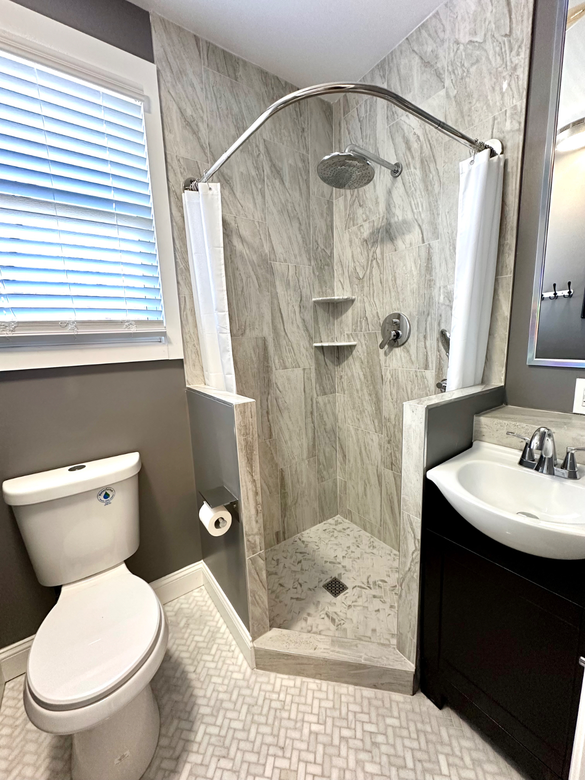 Special offer-1175.00 NO UTILITY COSTS-reserved parking available, 1 block from public transportatio - Photo 11