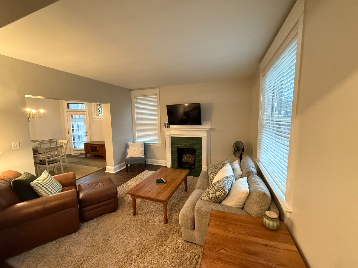 Hyde Park 2 Bedroom 1 Bathroom - Photo 4