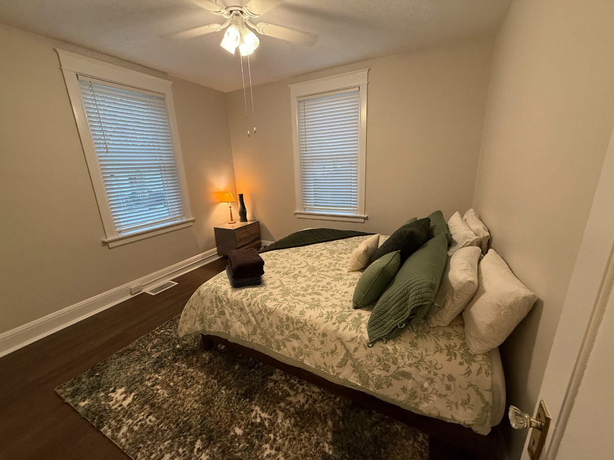 Hyde Park 2 Bedroom 1 Bathroom - Photo 11