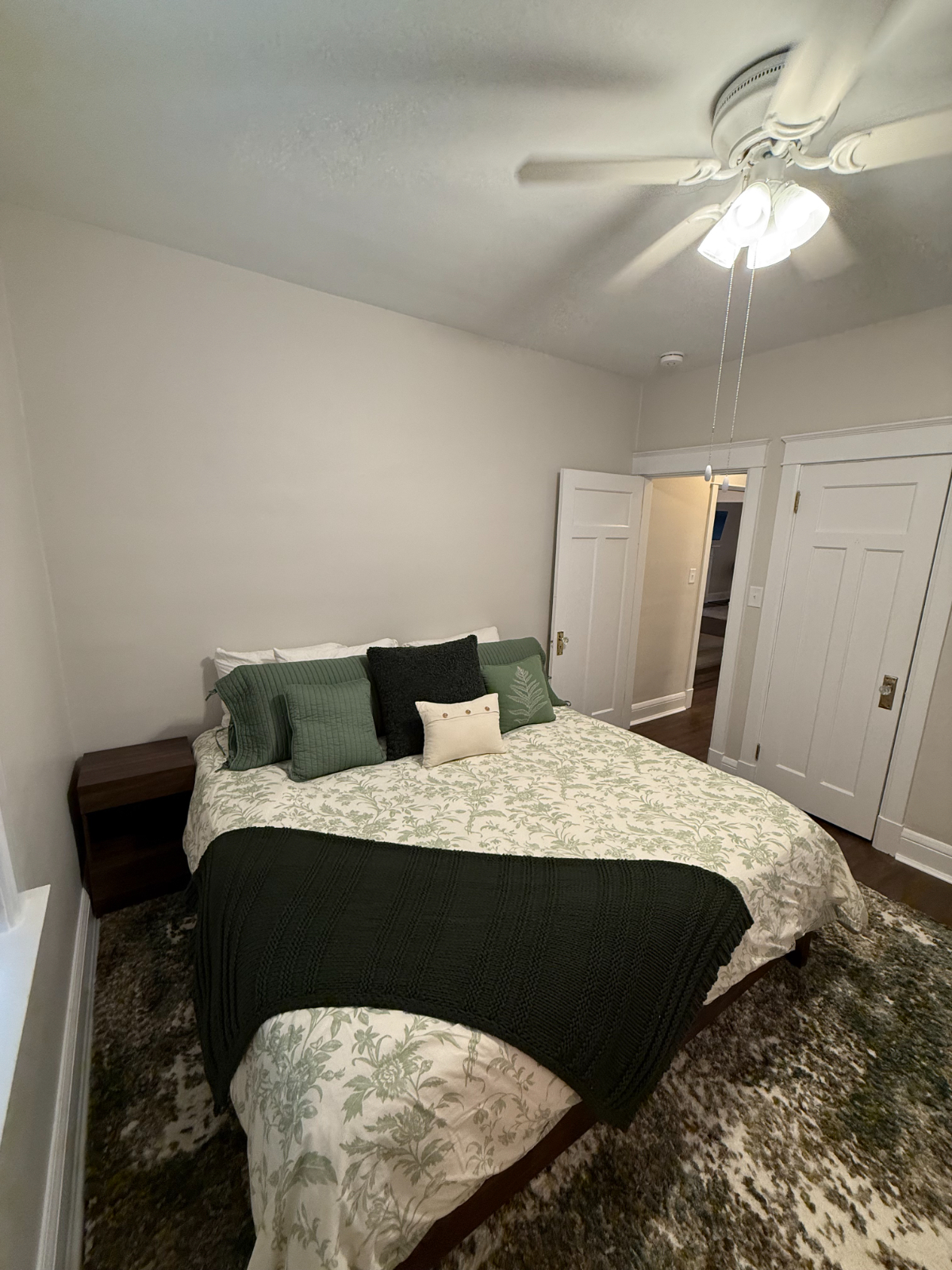 Hyde Park 2 Bedroom 1 Bathroom - Photo 12