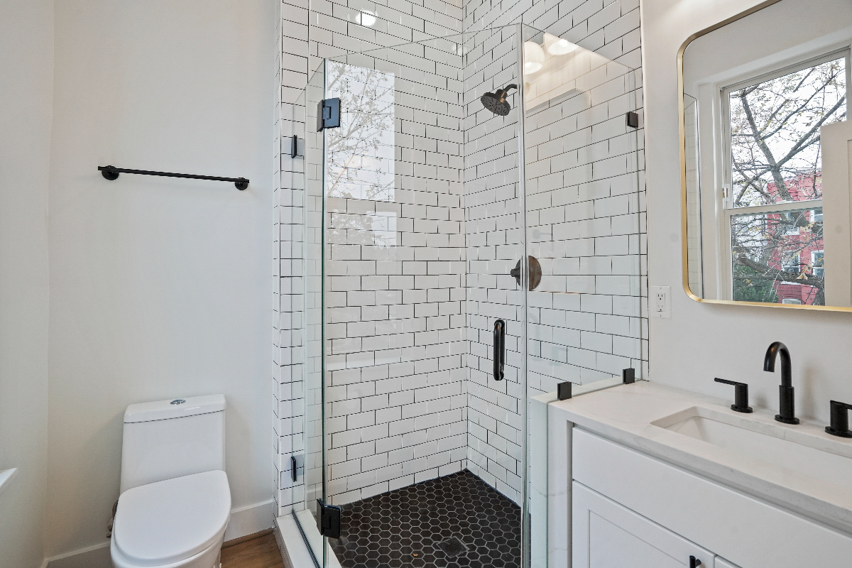 Luxury Living at Capitol Hill Co-Living - Photo 8