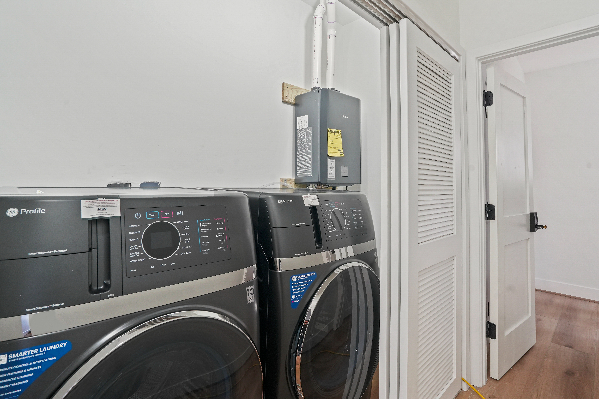 Luxury Living at Capitol Hill Co-Living - Photo 9