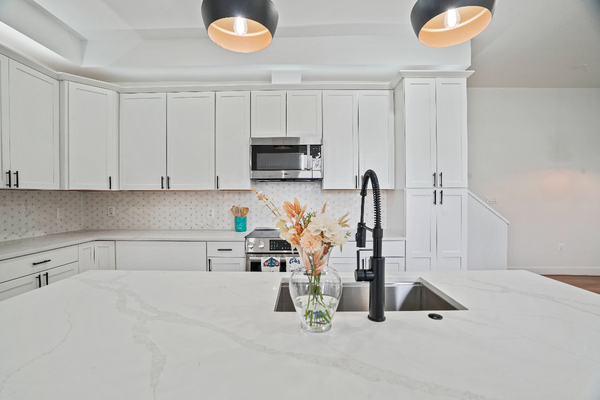 Luxury Living at Capitol Hill Co-Living - Photo 2
