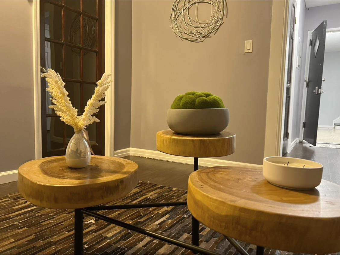 Room with Modern Amenities - Photo 9