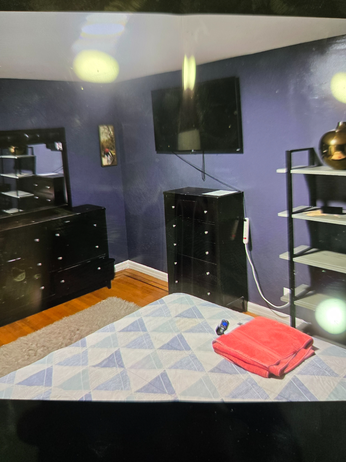 Room with Modern Amenities - Photo 11