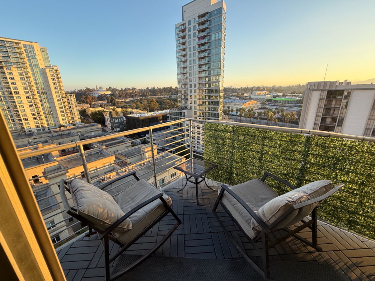 Modern luxury downtown with breathtaking views - Photo 5